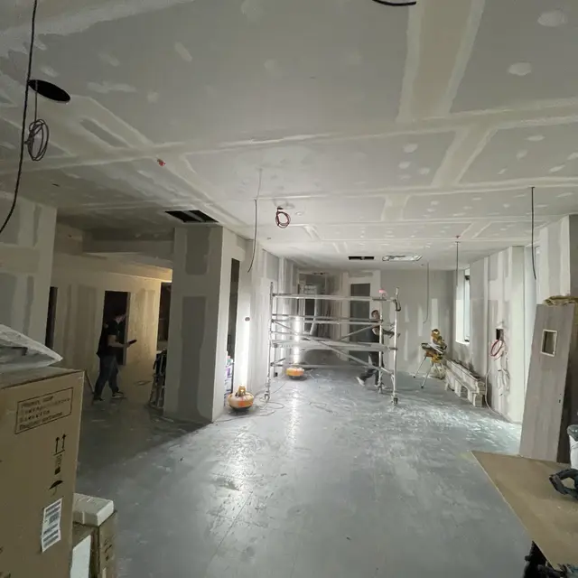 Commercial fit-out, delivered around trading hours