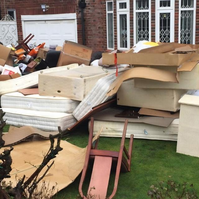 Post Construction waste clearance, Full house clearance, general waste clearance, Bathroom clearance, Bin clearance