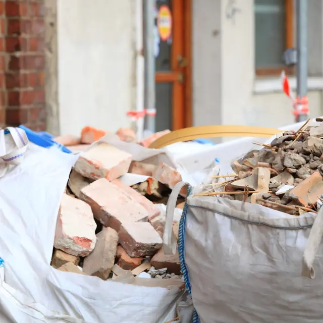 Post Construction waste clearance, Full house clearance, general waste clearance, Bathroom clearance, Bin clearance