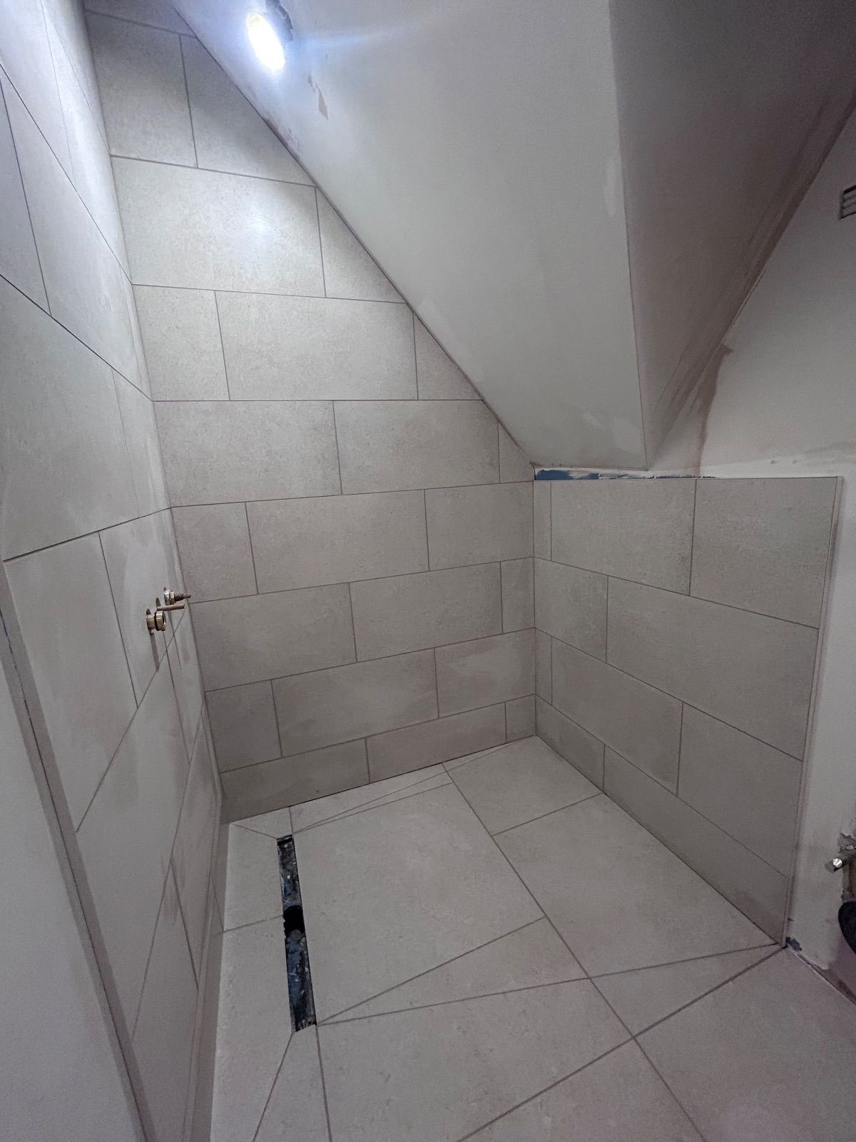 Versatile wall & floor tile specialist