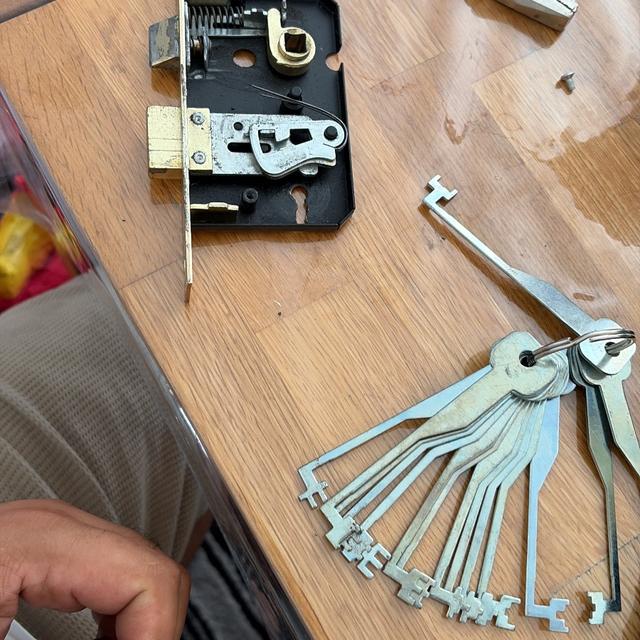 KEY & SHOE CRAFTS LTD